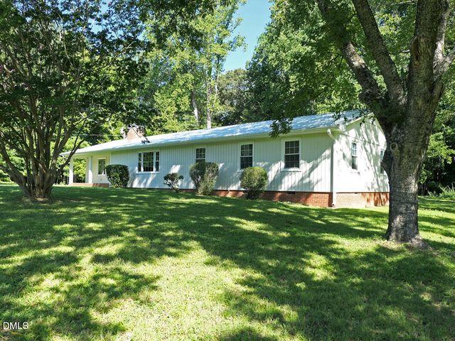 1075 Manns Chapel Road, Pittsboro, NC 27312