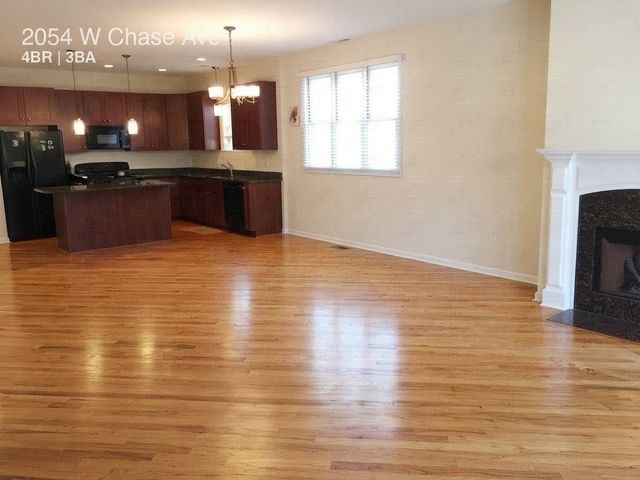 2054 W Chase Avenue 1S, Chicago, IL 60645