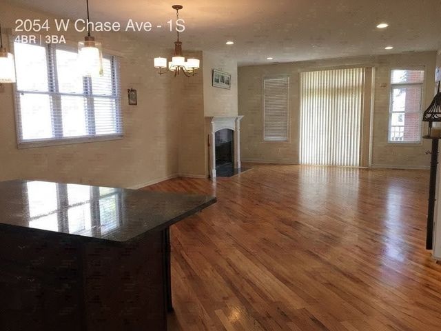 2054 W Chase Avenue 1S, Chicago, IL 60645