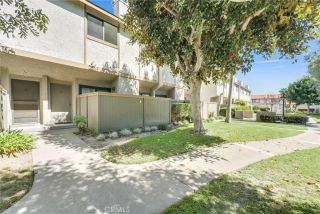 2000 W Palmyra 30, Orange, CA 92868
