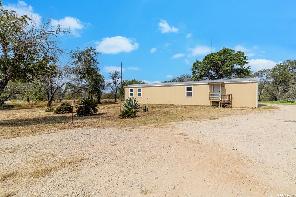 1235 Gayle, Poteet, TX 78065