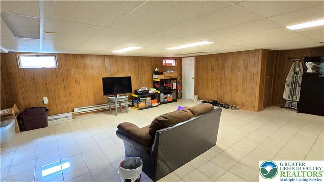 4002 Chew Street, South Whitehall Twp, PA 18104