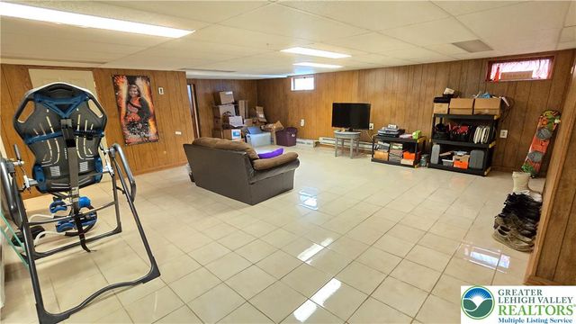4002 Chew Street, South Whitehall Twp, PA 18104
