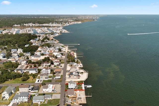 76 Sheridan Street, Waretown, NJ 08758