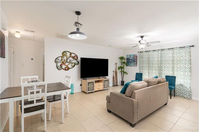808 W Blue Jay Avenue, Pharr, TX 78577