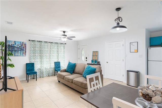 808 W Blue Jay Avenue, Pharr, TX 78577