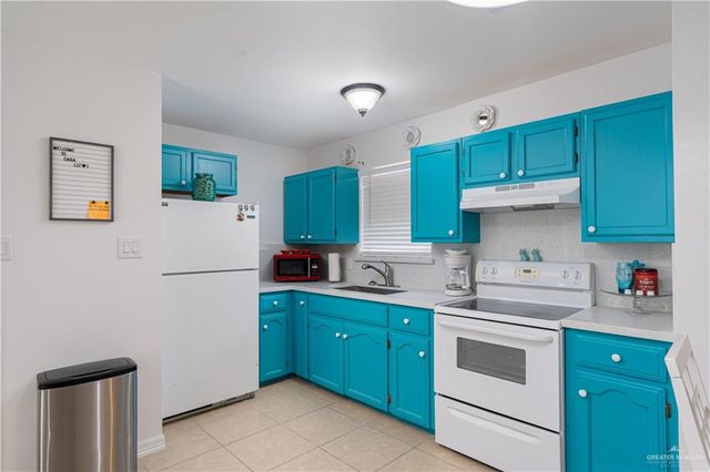 808 W Blue Jay Avenue, Pharr, TX 78577