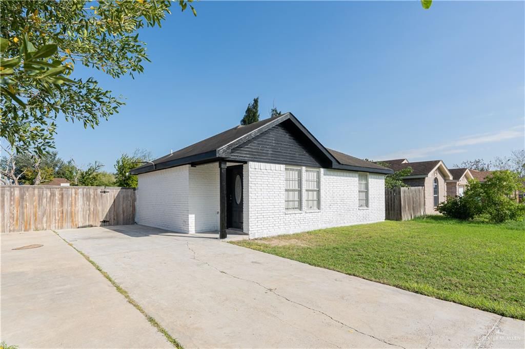 808 W Blue Jay Avenue, Pharr, TX 78577