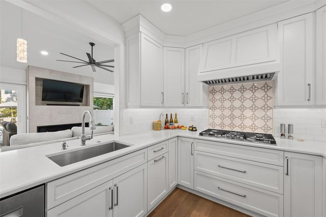 220 S GLEN AVENUE, Tampa, FL 33609