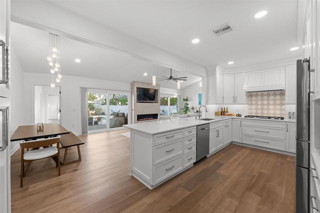 220 S GLEN AVENUE, Tampa, FL 33609