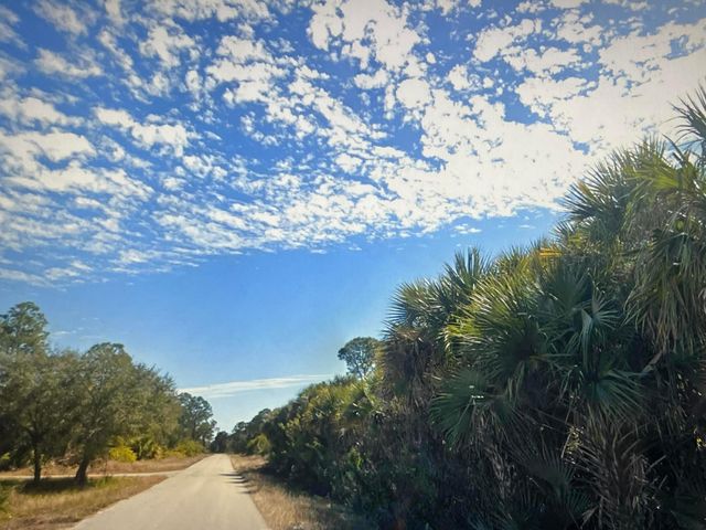 952 Hansen Street E, Lehigh Acres, FL 33974