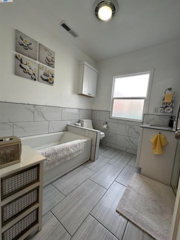 1470 171St Ave, Ashland, CA 94541