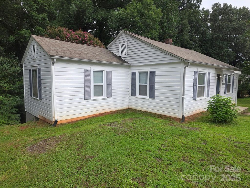 315 Spruce Street SW, Lenoir, NC 28645