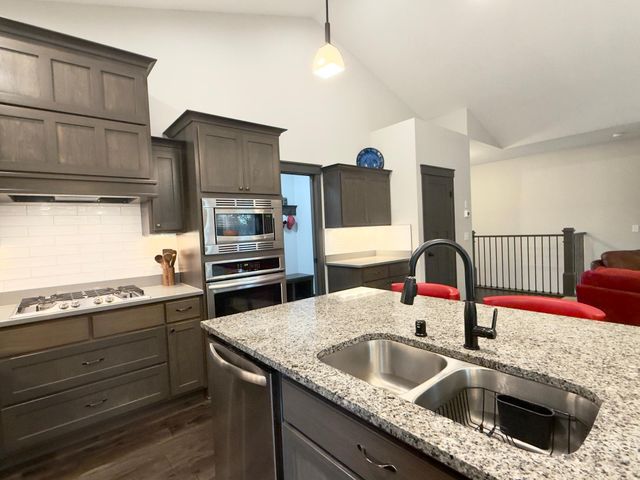 19967 Hiawatha Court, Lakeville, MN 55044