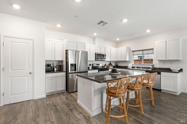 1765 Butterfly Ln, Dixon, CA 95620