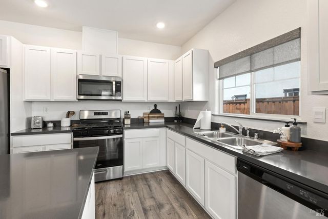 1765 Butterfly Ln, Dixon, CA 95620