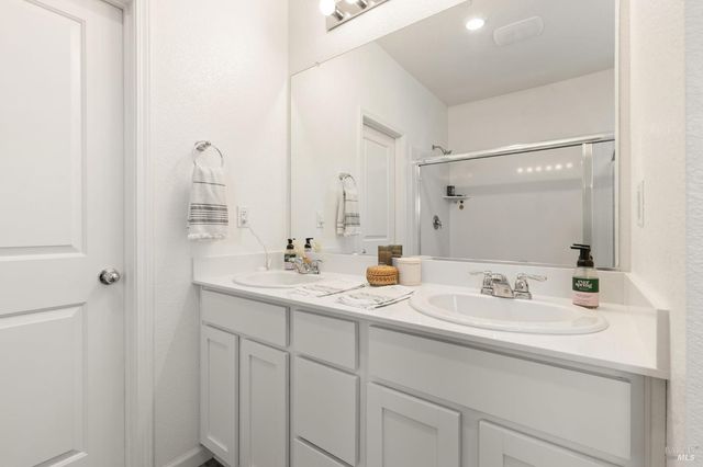 1765 Butterfly Ln, Dixon, CA 95620
