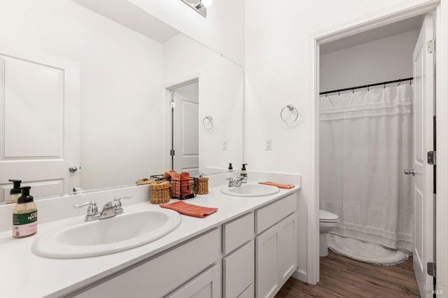 1765 Butterfly Ln, Dixon, CA 95620