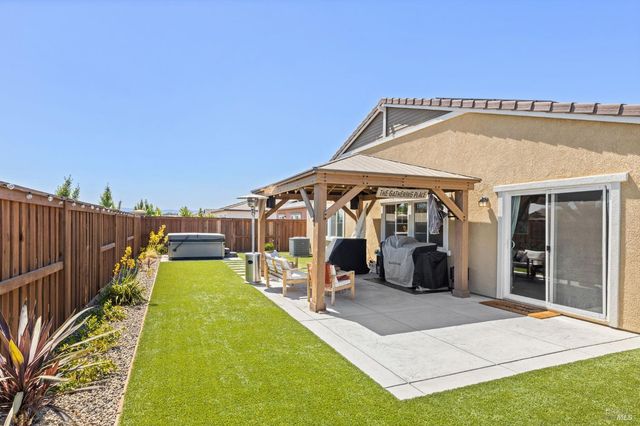 1765 Butterfly Ln, Dixon, CA 95620