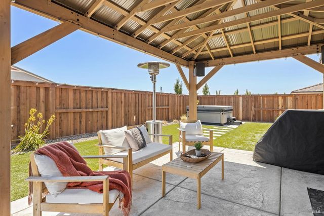 1765 Butterfly Ln, Dixon, CA 95620