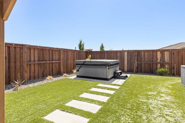 1765 Butterfly Ln, Dixon, CA 95620