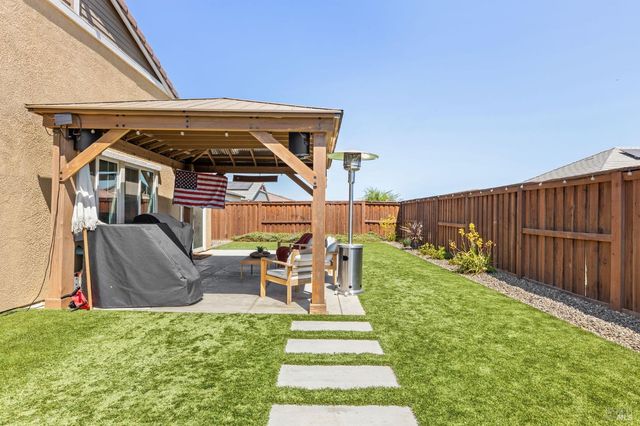 1765 Butterfly Ln, Dixon, CA 95620