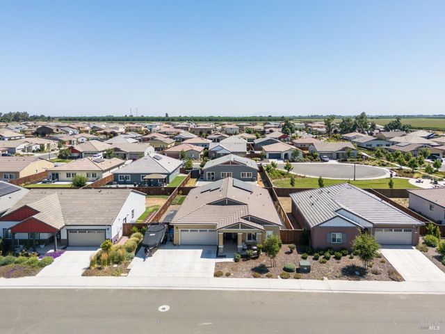 1765 Butterfly Ln, Dixon, CA 95620