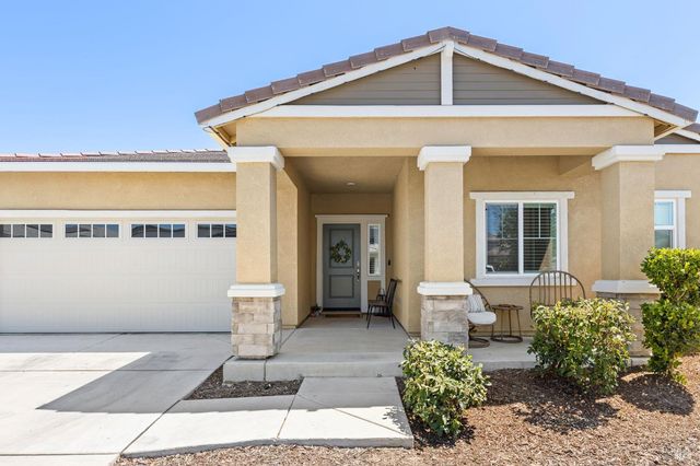 1765 Butterfly Ln, Dixon, CA 95620
