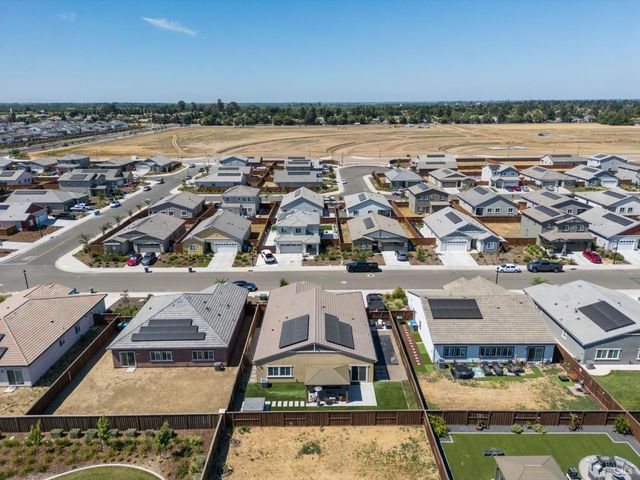 1765 Butterfly Ln, Dixon, CA 95620