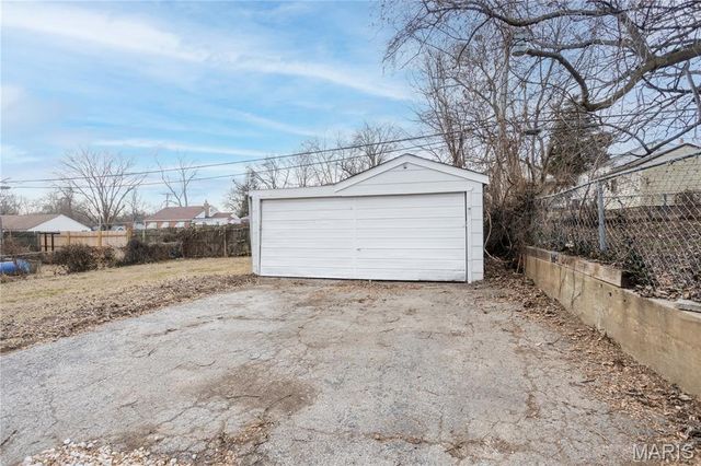 2604 Avie Drive, Jennings, MO 63136