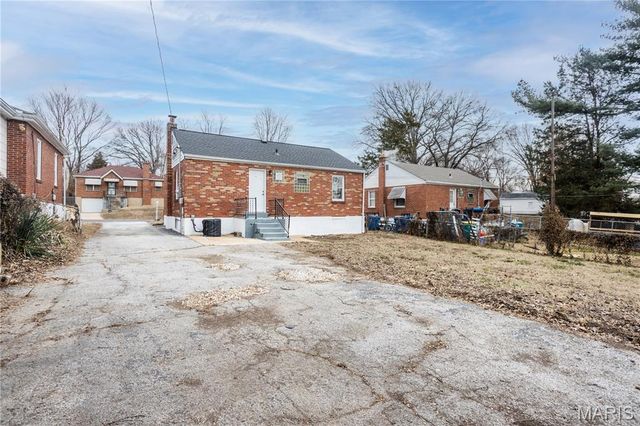 2604 Avie Drive, Jennings, MO 63136