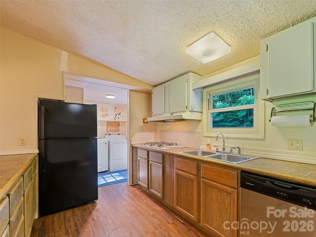 102 Serenity Lane, Clyde, NC 28721