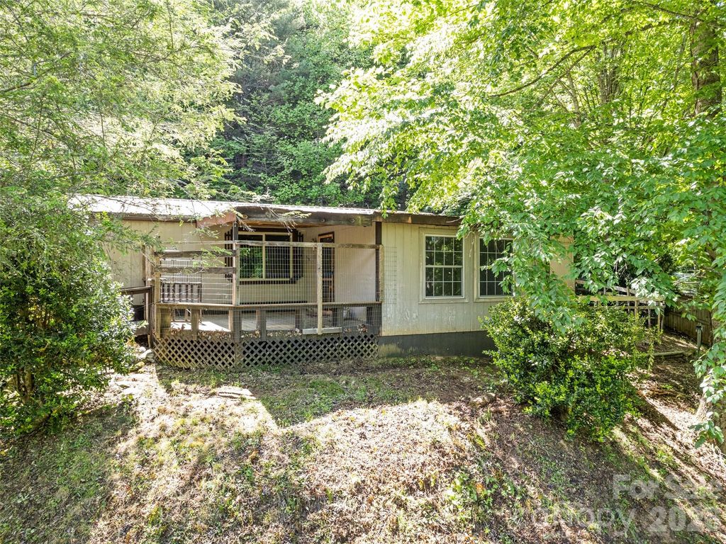 102 Serenity Lane, Clyde, NC 28721