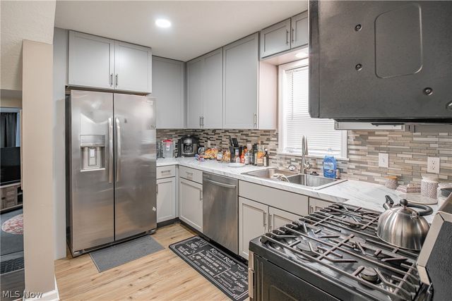 1121 Woodward Avenue, Akron, OH 44310