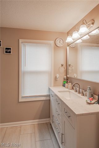 1121 Woodward Avenue, Akron, OH 44310