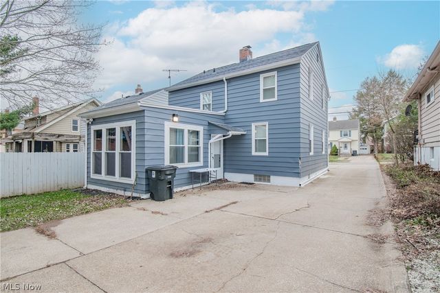 1121 Woodward Avenue, Akron, OH 44310