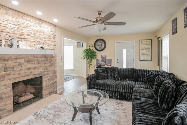 1121 Woodward Avenue, Akron, OH 44310