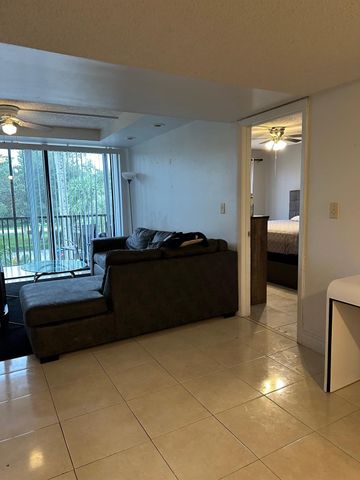 5530 NW 44th St 309C, Lauderhill, FL 33319