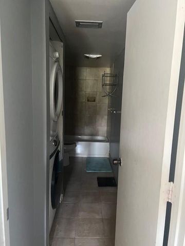 5530 NW 44th St 309C, Lauderhill, FL 33319