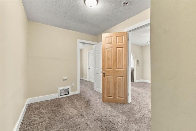 2004 39th Street, Des Moines, IA 50310