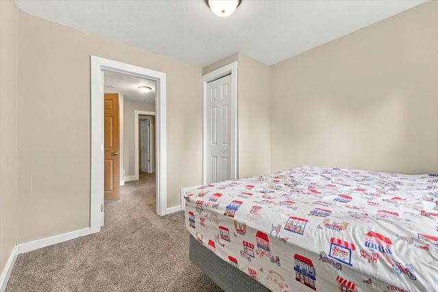 2004 39th Street, Des Moines, IA 50310