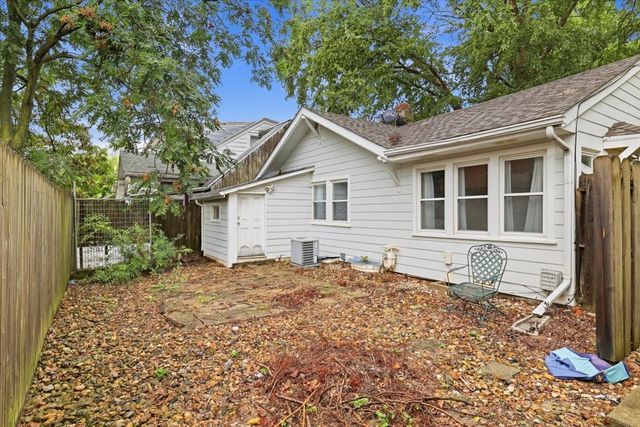 2004 39th Street, Des Moines, IA 50310