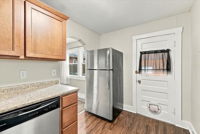 2004 39th Street, Des Moines, IA 50310