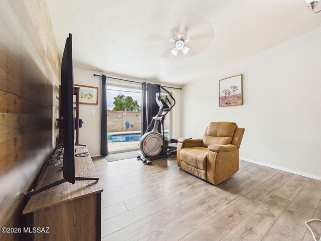2231 S Deer Trail Circle, Tucson, AZ 85710