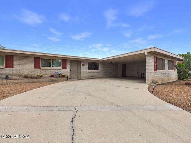 2231 S Deer Trail Circle, Tucson, AZ 85710