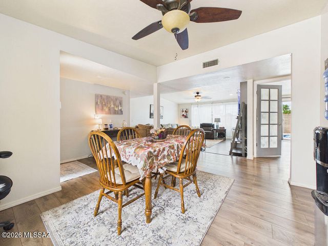 2231 S Deer Trail Circle, Tucson, AZ 85710