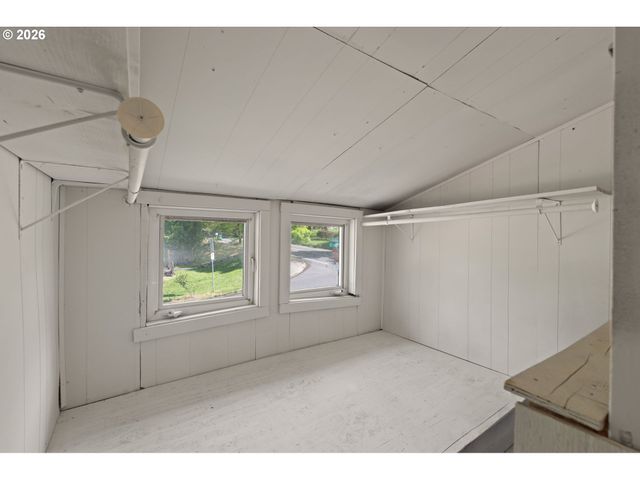 608 Sw ORCHID St, Portland, OR 97219
