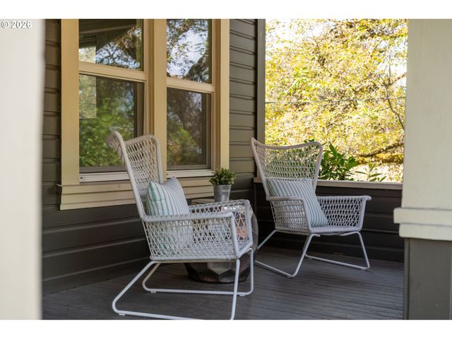 608 Sw ORCHID St, Portland, OR 97219