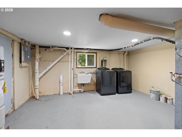 608 Sw ORCHID St, Portland, OR 97219