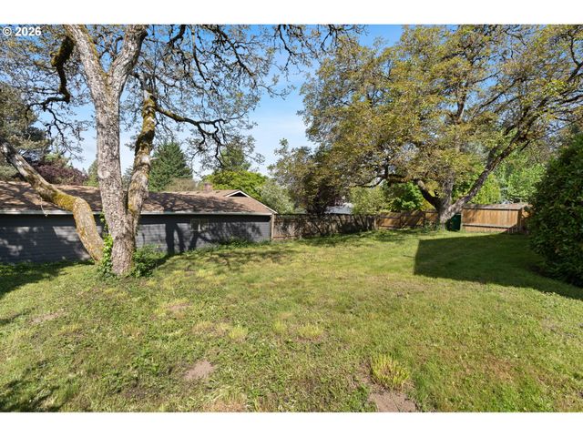 608 Sw ORCHID St, Portland, OR 97219